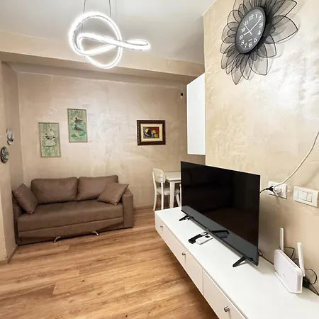 Luxury 3 Near Square 21