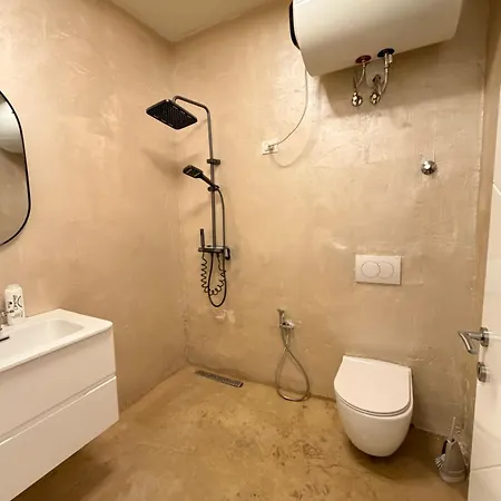 Апартаменты Luxury 3 Near Square 21