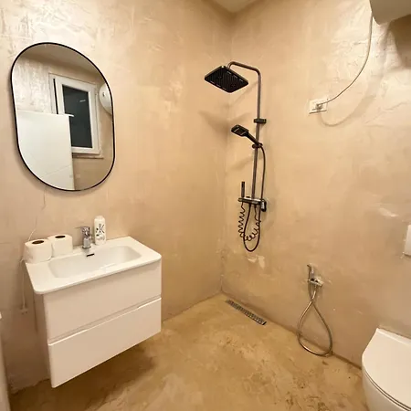 Luxury 3 Near Square 21 Тирана