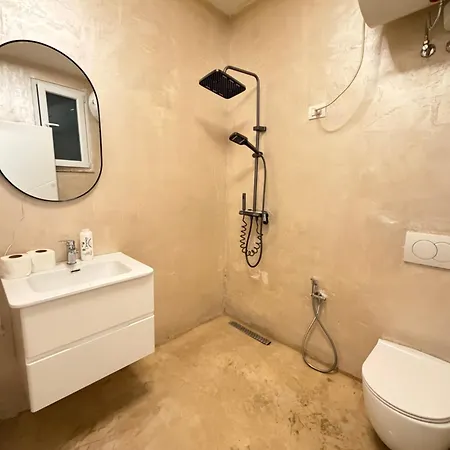Luxury 3 Near Square 21 Apartment