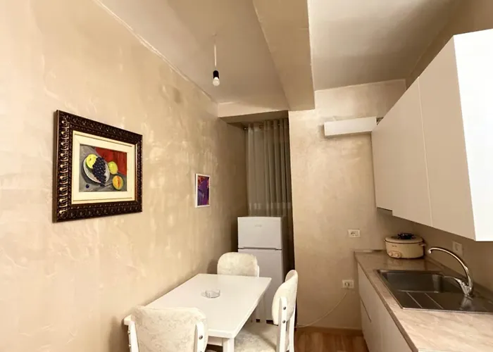 Luxury 3 Near Square 21 Apartment *