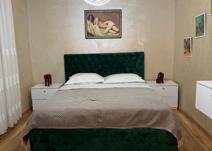 Luxury 3 Near Square 21 Apartment *